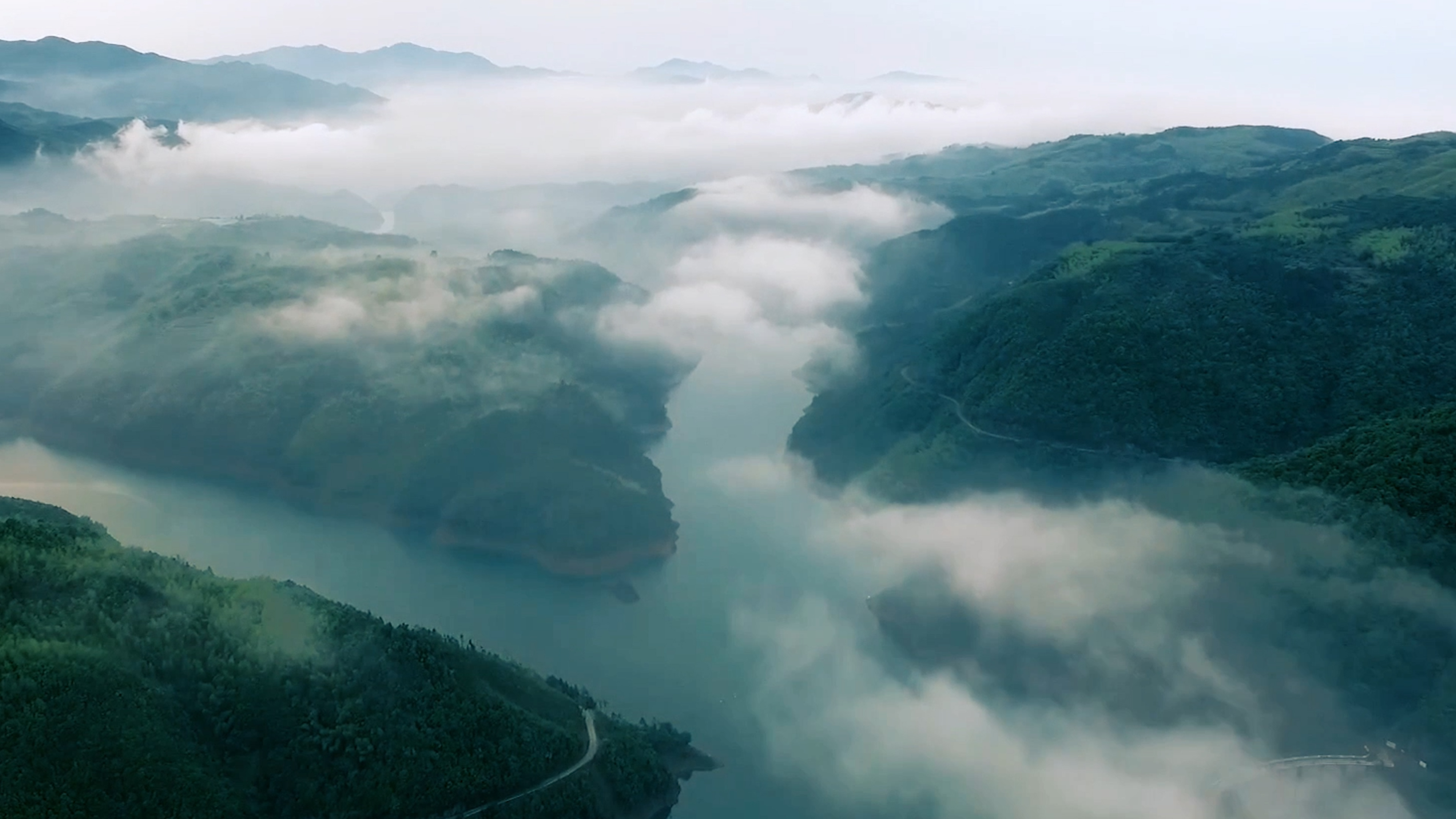 推动企业绿色治理，，，，，，推进生态文明建设